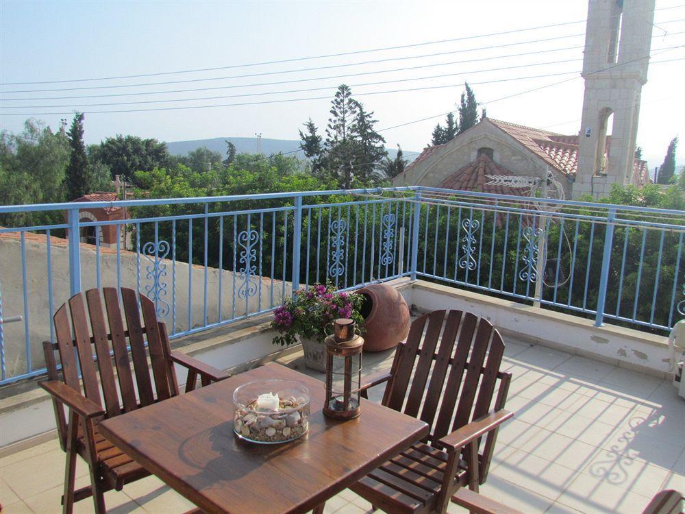 George Houses Pentakomo Екстериор снимка