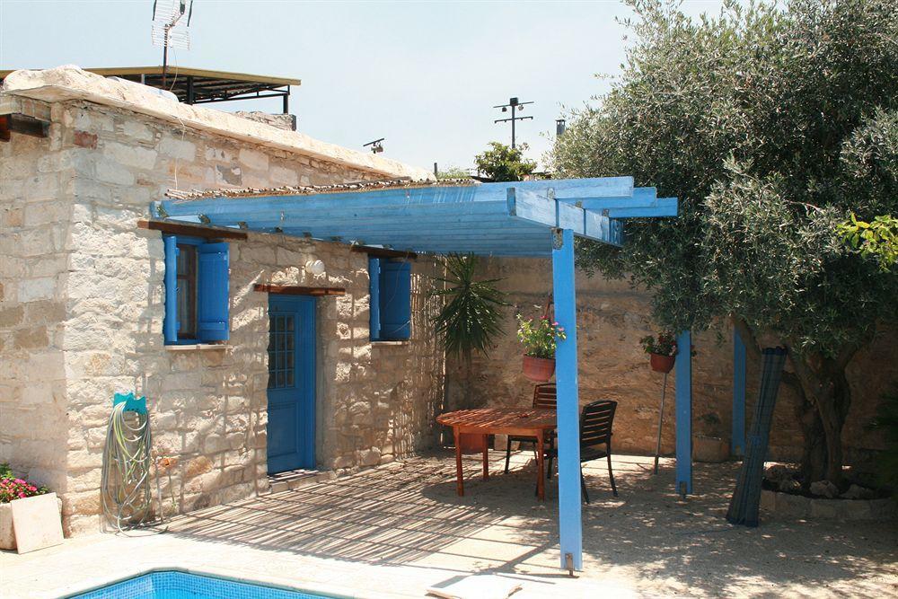 George Houses Pentakomo Екстериор снимка