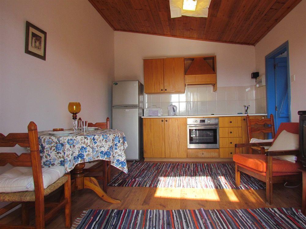 George Houses Pentakomo Екстериор снимка