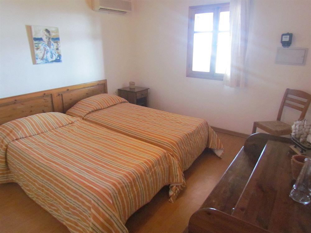 George Houses Pentakomo Екстериор снимка