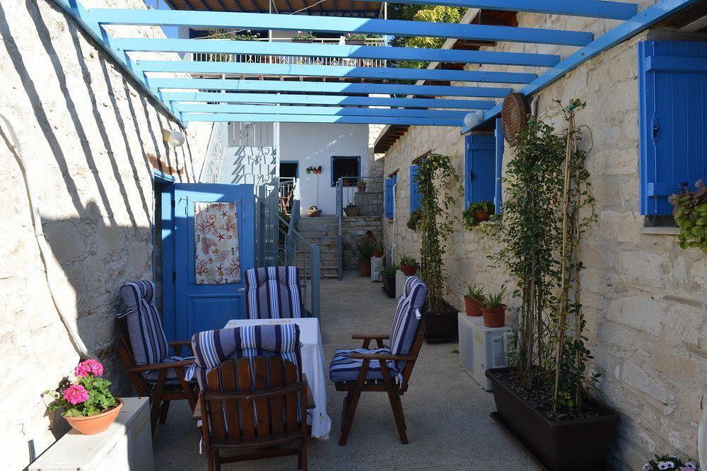 George Houses Pentakomo Екстериор снимка