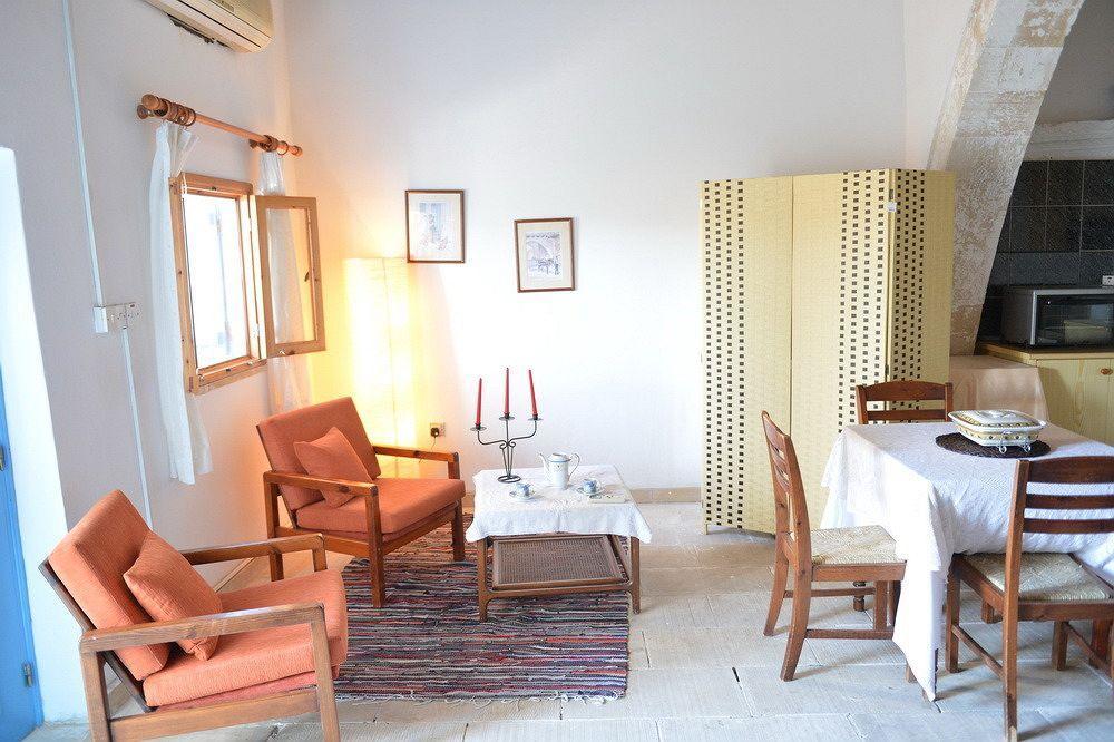 George Houses Pentakomo Екстериор снимка